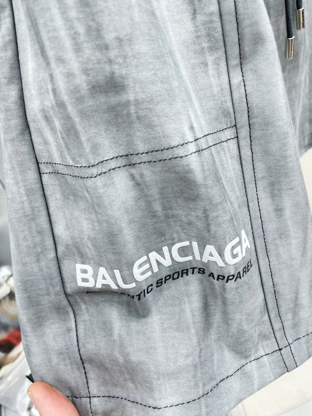 Bal*Paris 2026 summer New Arrival brand LOGO shorts DD are on sale simultaneously on the official website. Brand Classic LOGO casual pants, customized fabrics, excellent comfort and strong touch. Highly recognisable, perfect appearance and craftsmanship. Size:M-3XL
